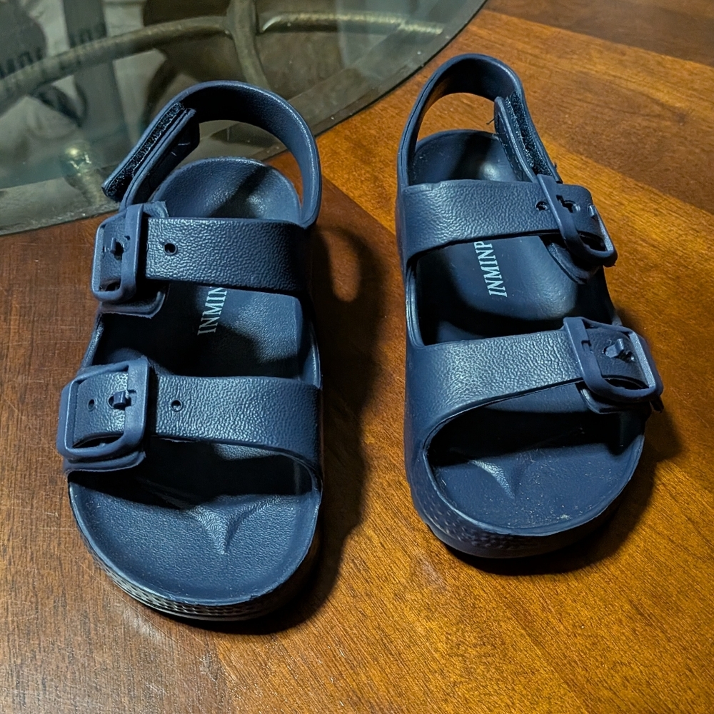 Sandles